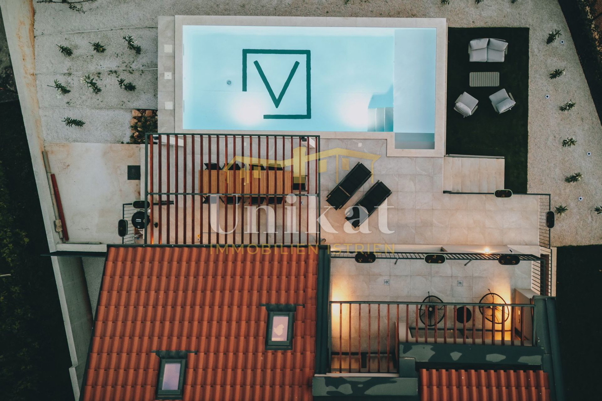 Villa indipendente con piscina - 17 km dal mare